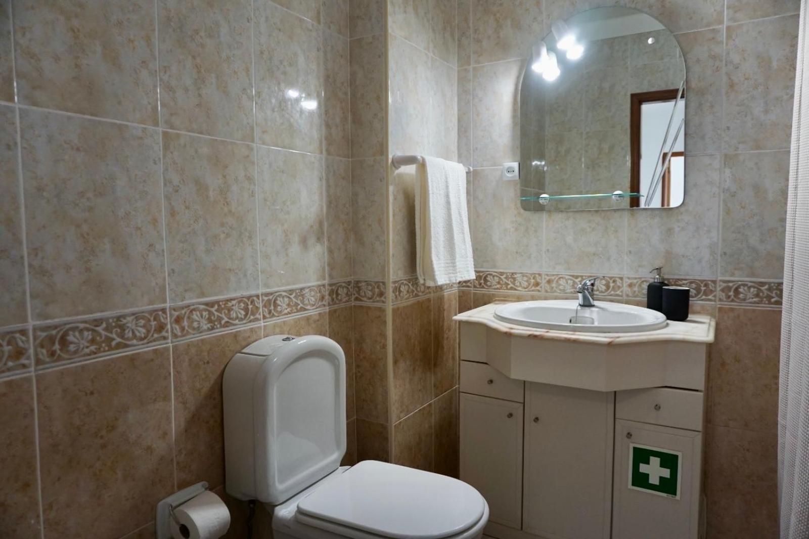 Apartamento Cozy Alvor Retreat - Sunset Balcony, Wi-Fi & Ac Exterior foto